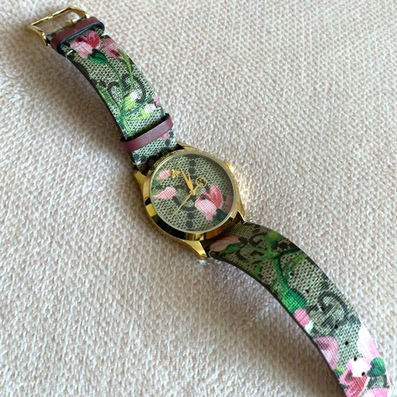 Gucci Women’s Watch - Picture 2 of 5